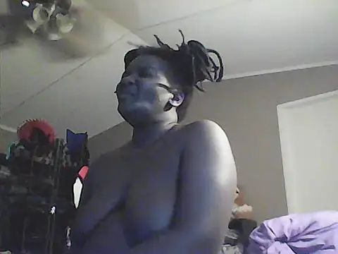 Snapshot of EbonyFetishQueen chatting on June 13, 5:49 am EbonyFetishQueen online show from June 13, 5:49 am