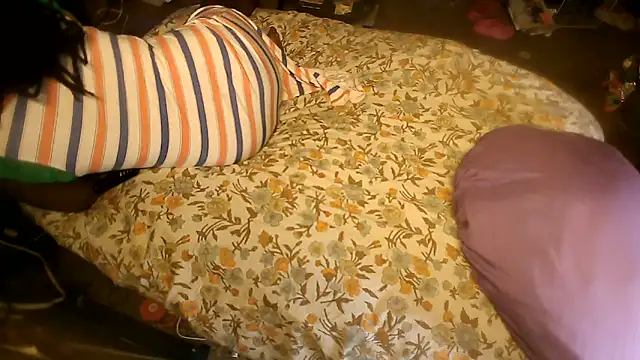 Snapshot of EbonyFetishQueen chatting on June 14, 4:14 am EbonyFetishQueen online show from June 14, 4:14 am