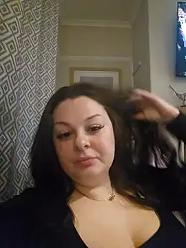 Snapshot of Britishbella chatting on February 21, 1:22 am Britishbella online show from February 21, 1:22 am