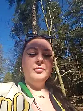 Snapshot of Britishbella chatting on March 18, 1:42 pm Britishbella online show from March 18, 1:42 pm