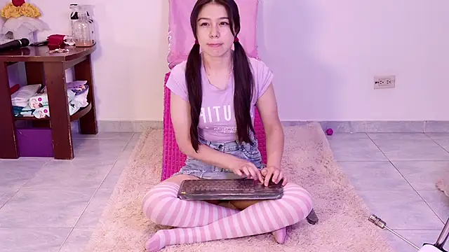 Snapshot of pink_flower_ chatting on September 23, 10:46 pm pink flower online show from September 23, 10:46 pm