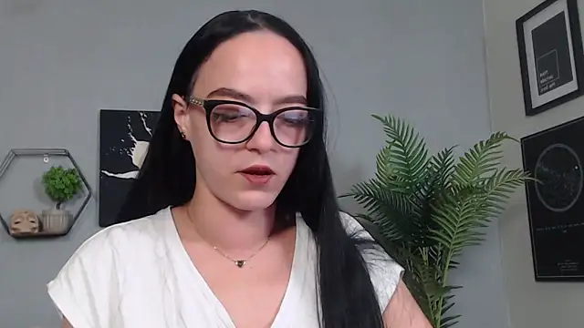 Snapshot of IzabelllNoir chatting on April 22, 10:17 am IzabelllNoir online show from April 22, 10:17 am