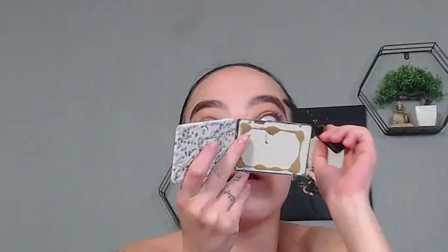 Snapshot of IzabelllNoir chatting on April 28, 7:57 am IzabelllNoir online show from April 28, 7:57 am