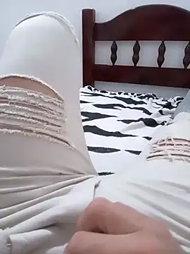 Snapshot of maikinhopL chatting on January 28, 4:29 am maikinhopL online show from January 28, 4:29 am