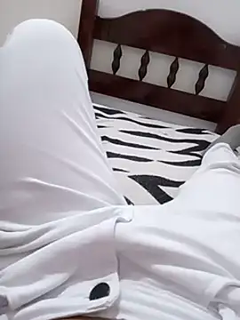 Snapshot of maikinhopL chatting on January 31, 4:03 am maikinhopL online show from January 31, 4:03 am