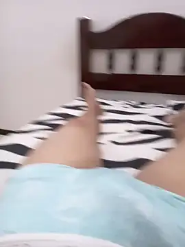 Snapshot of maikinhopL chatting on February 2, 4:05 am maikinhopL online show from February 2, 4:05 am