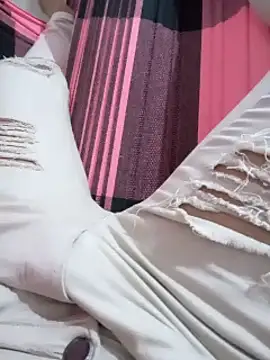 Snapshot of maikinhopL chatting on March 11, 4:32 am maikinhopL online show from March 11, 4:32 am