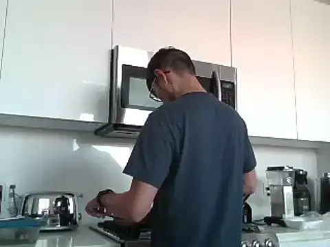 Snapshot of spence204011 chatting on December 31, 10:12 pm spence204011 online show from December 31, 10:12 pm