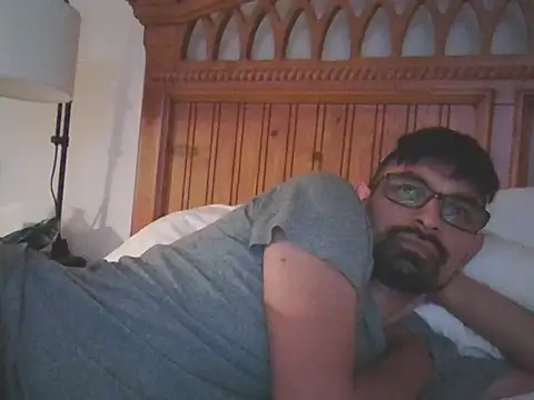 Snapshot of spence204011 chatting on October 23, 3:28 am spence204011 online show from October 23, 3:28 am