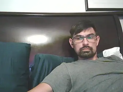 Snapshot of spence204011 chatting on November 8, 2:56 am spence204011 online show from November 8, 2:56 am