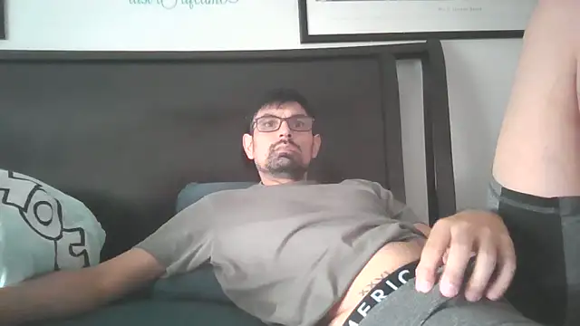 Snapshot of spence204011 chatting on June 4, 6:25 pm spence204011 online show from June 4, 6:25 pm