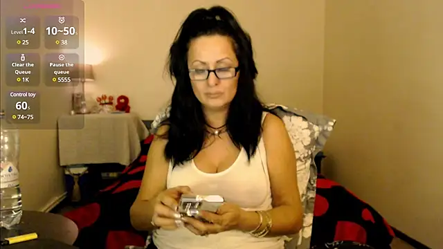 Snapshot of YourDreamLoverr chatting on February 11, 10:07 pm YourDreamLoverr online show from February 11, 10:07 pm