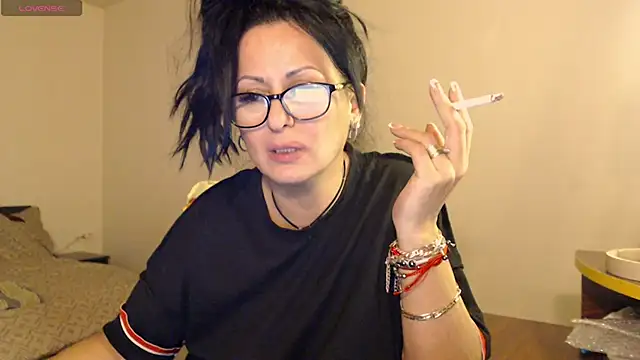 Snapshot of YourDreamLoverr chatting on March 8, 3:39 am YourDreamLoverr online show from March 8, 3:39 am