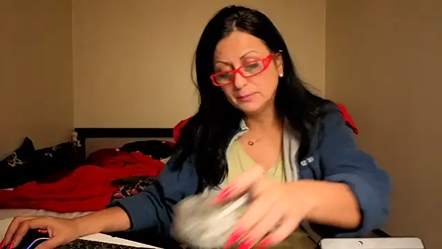 Snapshot of YourDreamLoverr chatting on October 9, 11:14 pm YourDreamLoverr online show from October 9, 11:14 pm