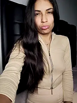 Snapshot of Anifer chatting on October 30, 9:44 am Anifer online show from October 30, 9:44 am