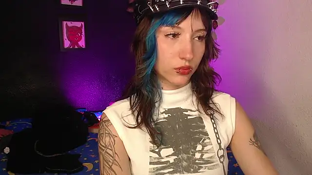 niakat  online show from February 4, 9:20 pm