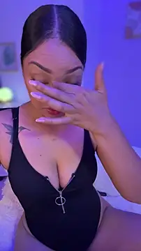 Sara LipsX online show from March 8, 10:35 pm