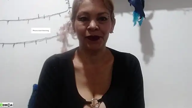 Snapshot of electra-mommy chatting on May 11, 12:11 pm electra-mommy online show from May 11, 12:11 pm