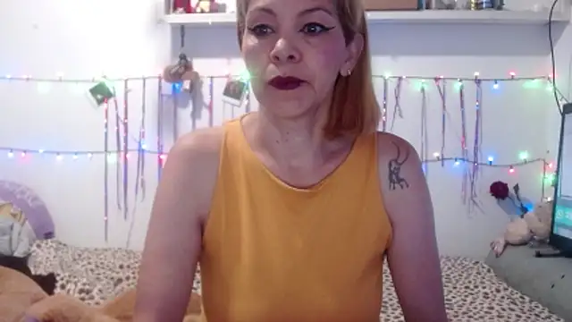 Snapshot of electra-mommy chatting on May 22, 9:04 am electra-mommy online show from May 22, 9:04 am
