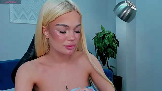 Snapshot of Angel_Sapphire_ chatting on March 22, 10:28 am Angel Sapphire online show from March 22, 10:28 am