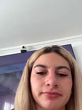 AtheneaRossi online show from February 27, 9:48 pm