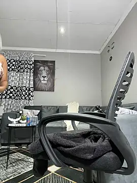 Snapshot of Bootyfulbarbiie chatting on December 6, 11:14 pm Bootyfulbarbiie online show from December 6, 11:14 pm