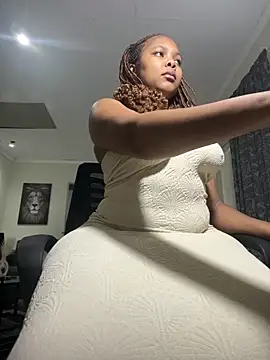 Snapshot of Bootyfulbarbiie chatting on February 21, 10:26 pm Bootyfulbarbiie online show from February 21, 10:26 pm