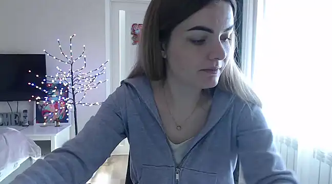  JustmeHere  online show from January 4, 10:38 am