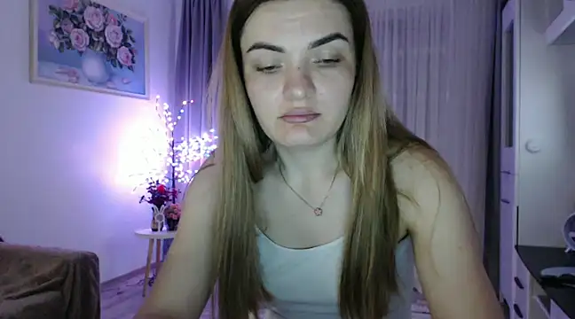  JustmeHere  online show from January 18, 8:19 pm