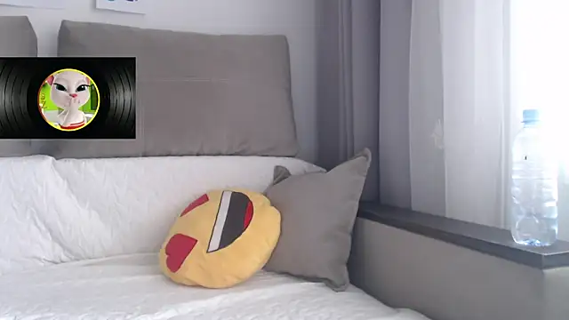  JustmeHere  online show from February 2, 9:41 am