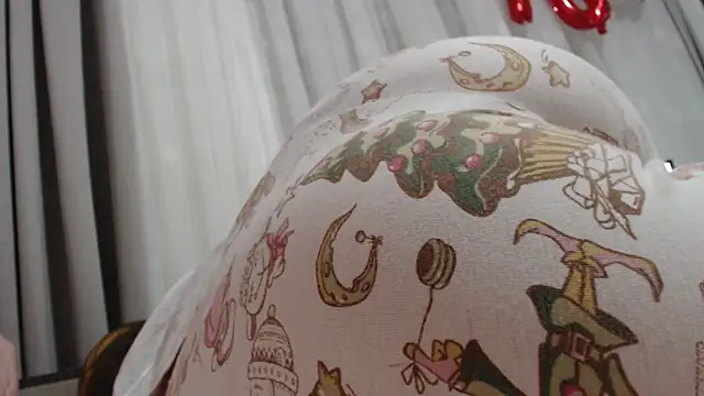  JustmeHere  online show from February 17, 9:43 pm