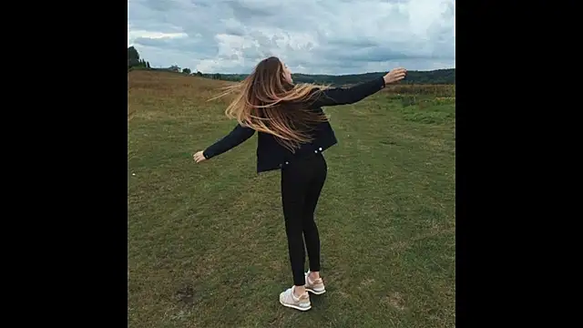  JustmeHere  online show from February 18, 9:49 am