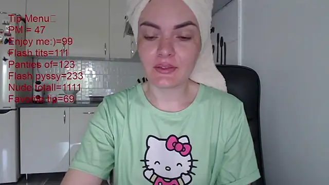 Snapshot of _JustmeHere_ chatting on June 24, 7:29 am JustmeHere online show from June 24, 7:29 am