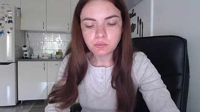 Snapshot of _JustmeHere_ chatting on June 27, 7:35 am JustmeHere online show from June 27, 7:35 am