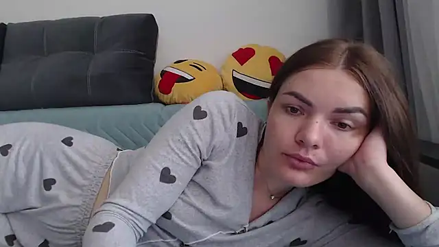 Snapshot of _JustmeHere_ chatting on July 19, 8:51 am JustmeHere online show from July 19, 8:51 am