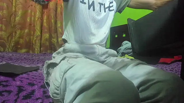 Brenda Smith69 online show from December 16, 8:14 pm