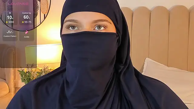 Snapshot of anna-henao chatting on December 6, 3:33 pm anna-henao online show from December 6, 3:33 pm