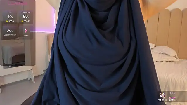 Snapshot of anna-henao chatting on December 14, 12:33 pm anna-henao online show from December 14, 12:33 pm