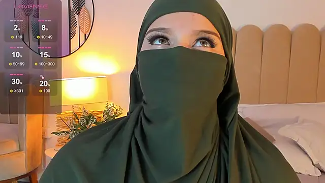 Snapshot of anna-henao chatting on January 23, 12:19 pm anna-henao online show from January 23, 12:19 pm