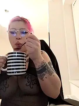 divine eve online show from March 2, 7:56 pm