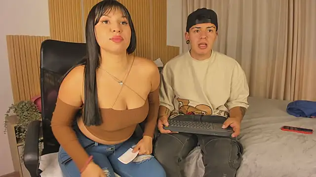 Snapshot of lucy_Bensonn chatting on February 21, 3:45 am lucy Bensonn online show from February 21, 3:45 am