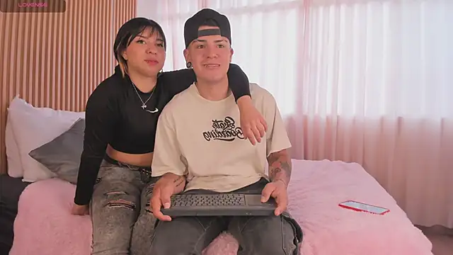 Snapshot of lucy_Bensonn chatting on March 12, 7:17 pm lucy Bensonn online show from March 12, 7:17 pm