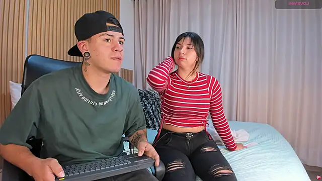 Snapshot of lucy_Bensonn chatting on March 20, 11:45 pm lucy Bensonn online show from March 20, 11:45 pm