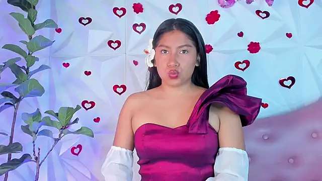 Snapshot of LinnaGardenia chatting on February 21, 1:55 pm LinnaGardenia online show from February 21, 1:55 pm