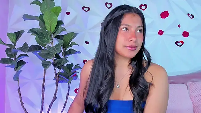 Snapshot of LinnaGardenia chatting on March 21, 1:45 pm LinnaGardenia online show from March 21, 1:45 pm