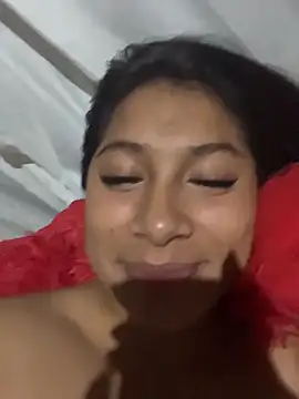 Snapshot of LinnaGardenia chatting on January 8, 2:36 am LinnaGardenia online show from January 8, 2:36 am