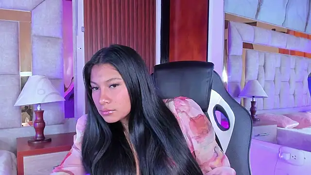 Snapshot of LinnaGardenia chatting on January 11, 1:27 pm LinnaGardenia online show from January 11, 1:27 pm