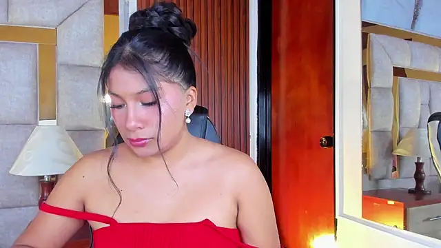 Snapshot of LinnaGardenia chatting on January 14, 1:17 pm LinnaGardenia online show from January 14, 1:17 pm