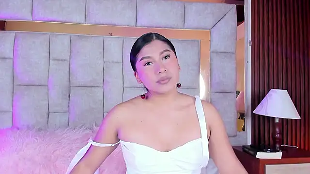 Snapshot of LinnaGardenia chatting on February 5, 2:00 pm LinnaGardenia online show from February 5, 2:00 pm