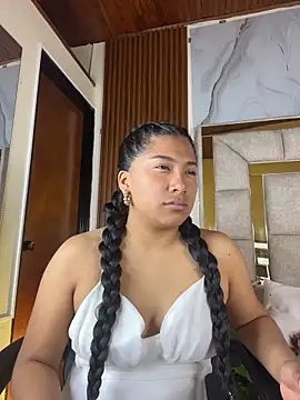 Snapshot of LinnaGardenia chatting on February 15, 2:58 pm LinnaGardenia online show from February 15, 2:58 pm